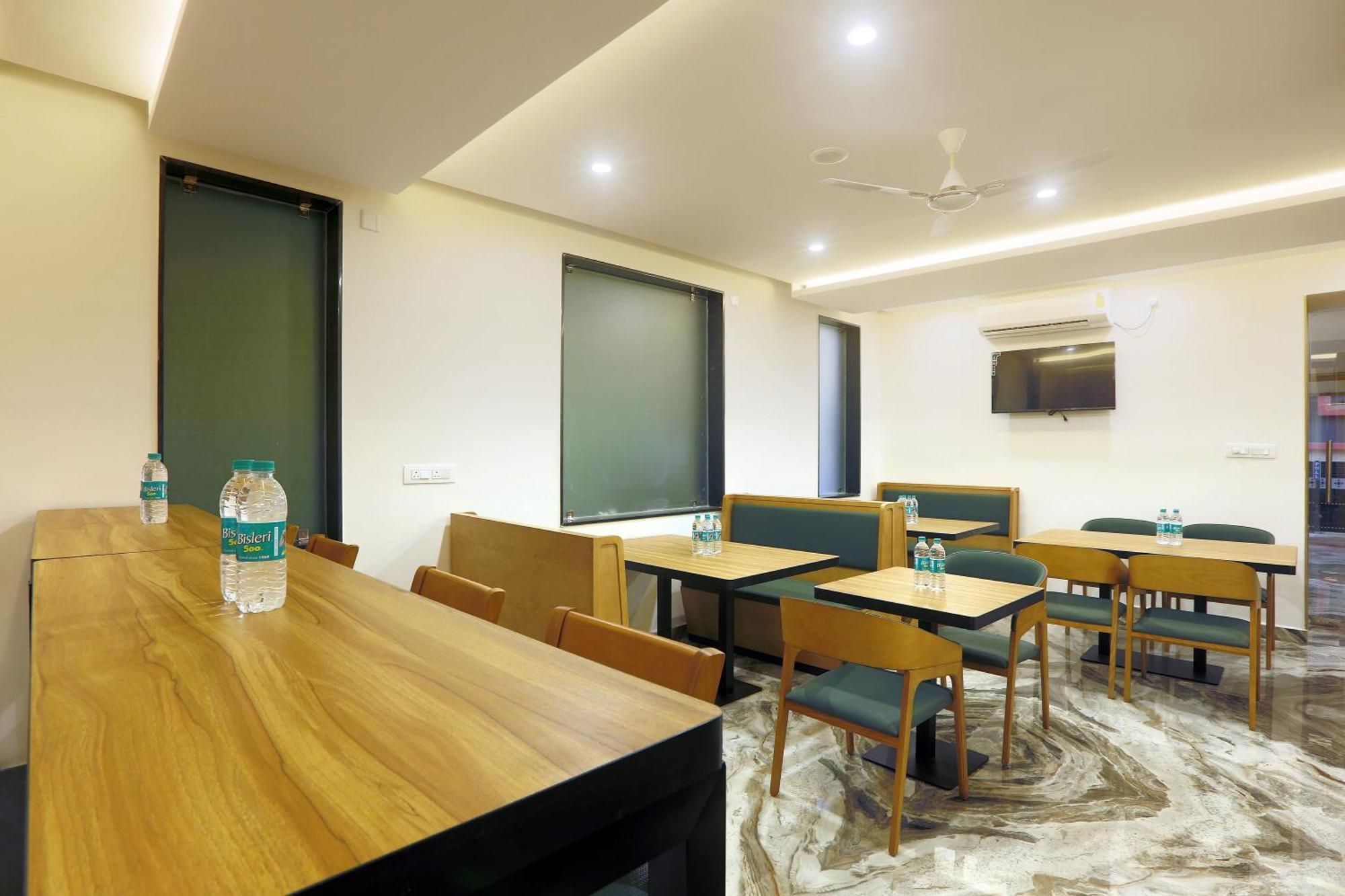 Hotel Sterling Plaza- Bangalore International Airport Dod Jala Екстер'єр фото