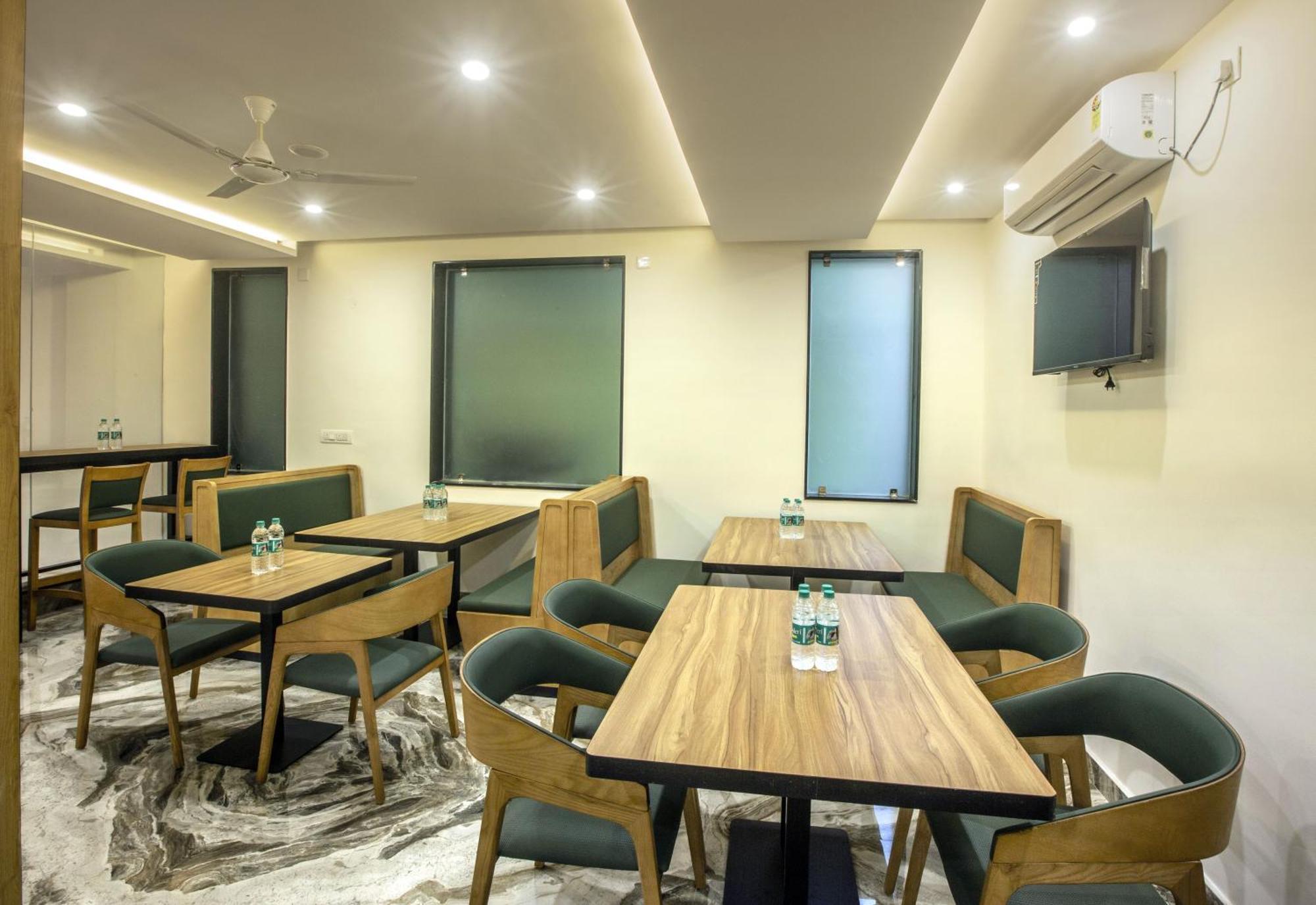 Hotel Sterling Plaza- Bangalore International Airport Dod Jala Екстер'єр фото