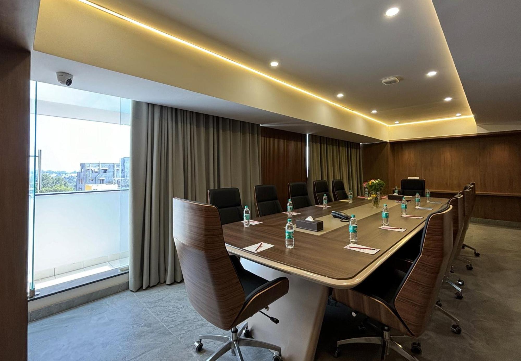 Hotel Sterling Plaza- Bangalore International Airport Dod Jala Екстер'єр фото